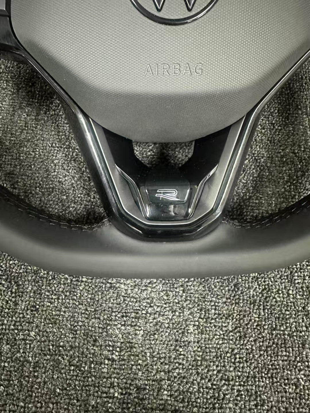 Volkswagen leather steering wheel, multifunctional button shift paddles, old model modified new steering wheel assembly