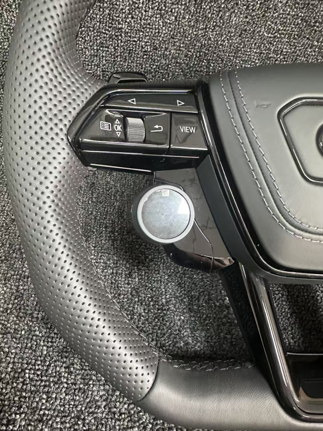 Audi leather steering wheel with LCD knob