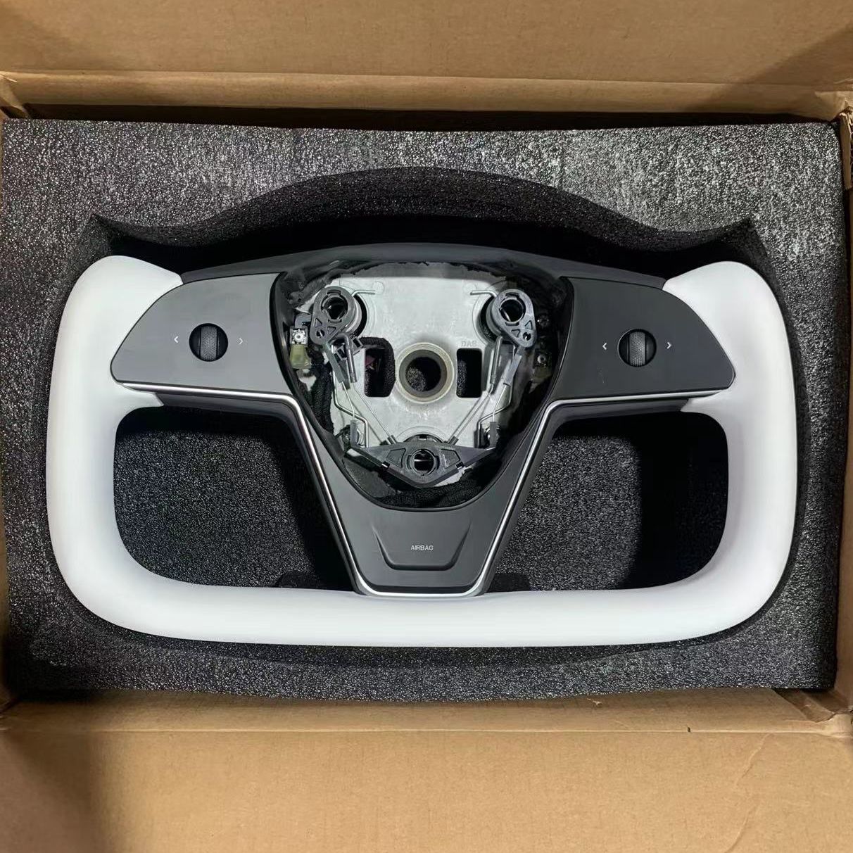 Yoke steering wheel with buttons and heating, no airbag, suitable for Tesla model 3/Y