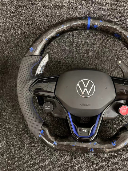Volkswagen modifies and upgrades the blue forged carbon fiber steering wheel assembly