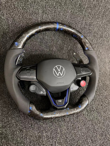 Volkswagen modifies and upgrades the blue forged carbon fiber steering wheel assembly