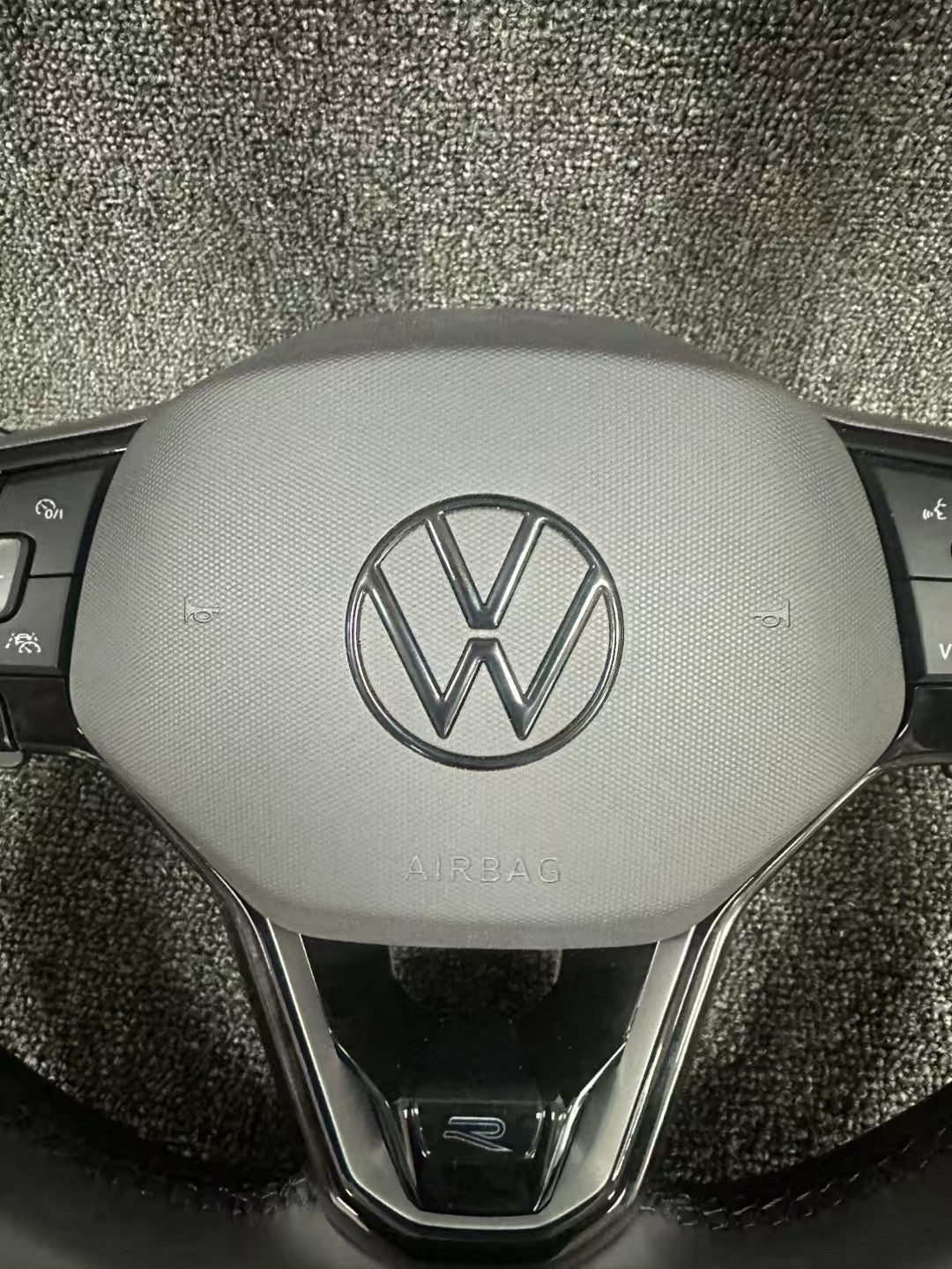 Volkswagen leather steering wheel, multifunctional button shift paddles, old model modified new steering wheel assembly