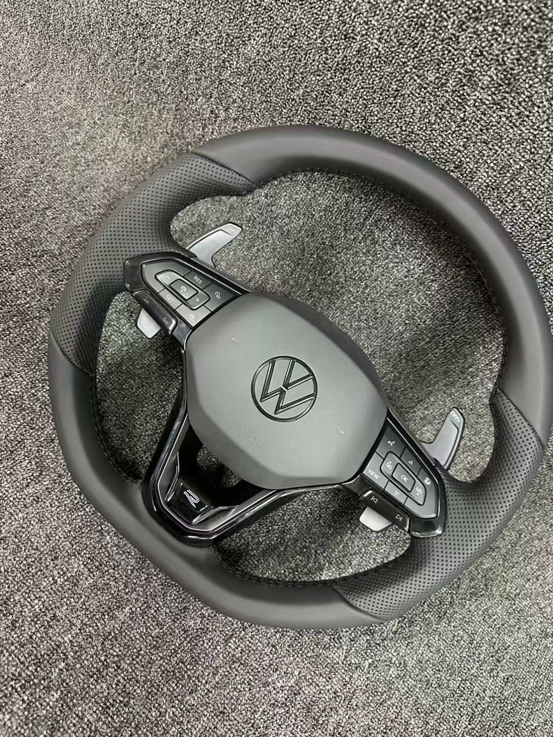 Volkswagen leather steering wheel, multifunctional button shift paddles, old model modified new steering wheel assembly