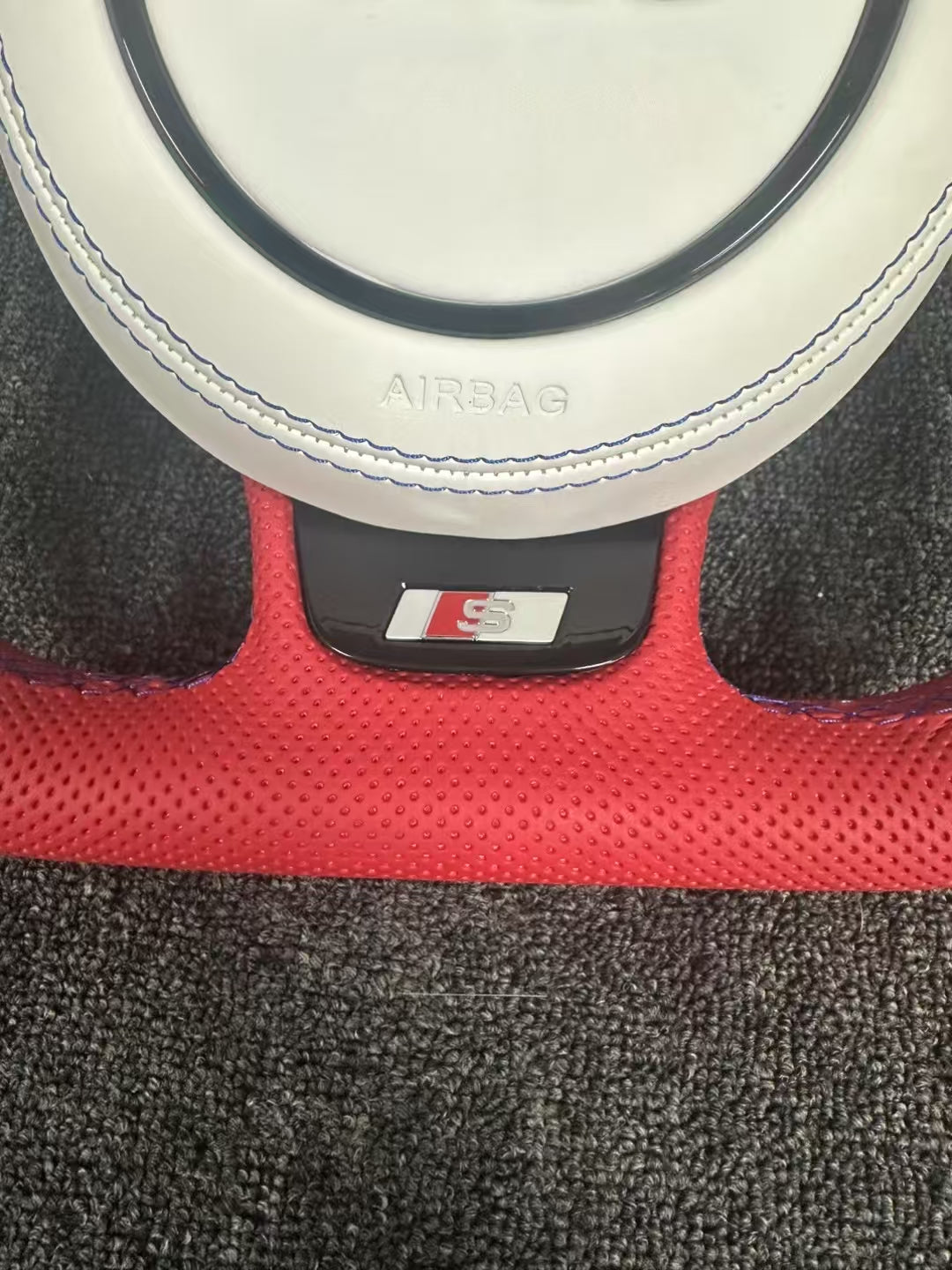 Customized High Quality Leather Steering Wheel for Audi RS RS3 RS4 RS5 S3 S4 S5 B9 A3 A4 A5