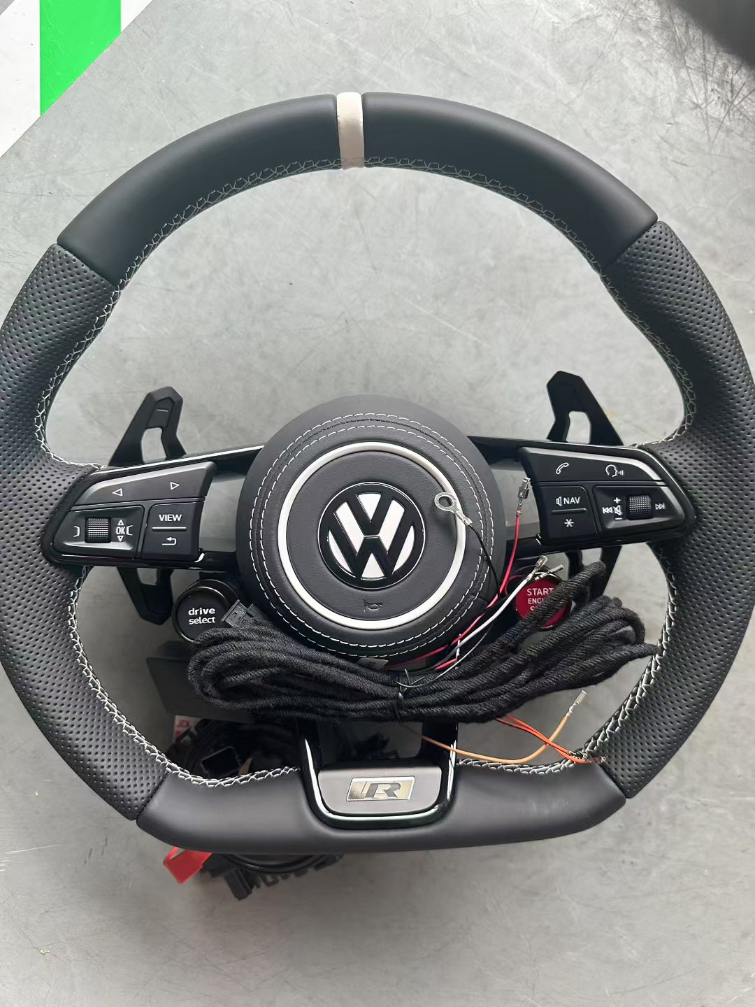 Non destructive installation of Volkswagen R8 steering wheel assembly PQ platform
