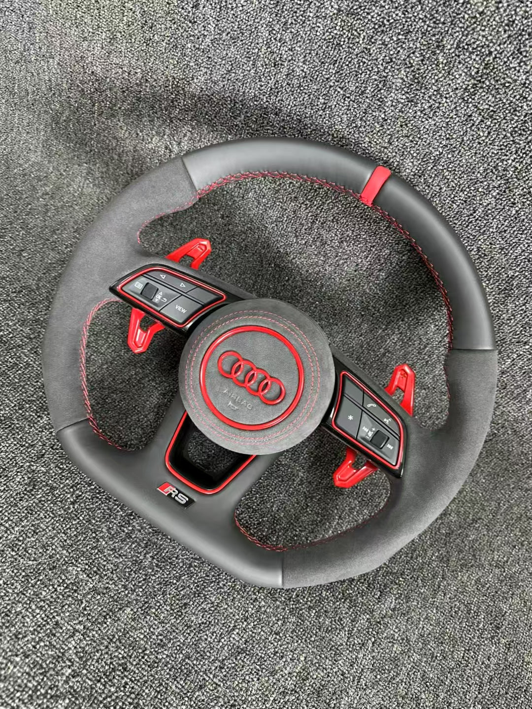Customized Steering Wheel with Sports Design Auto Accessories for Audi A3 A4 A5 A6 A7 A8 Q3 Q5 Q7 Leather Material