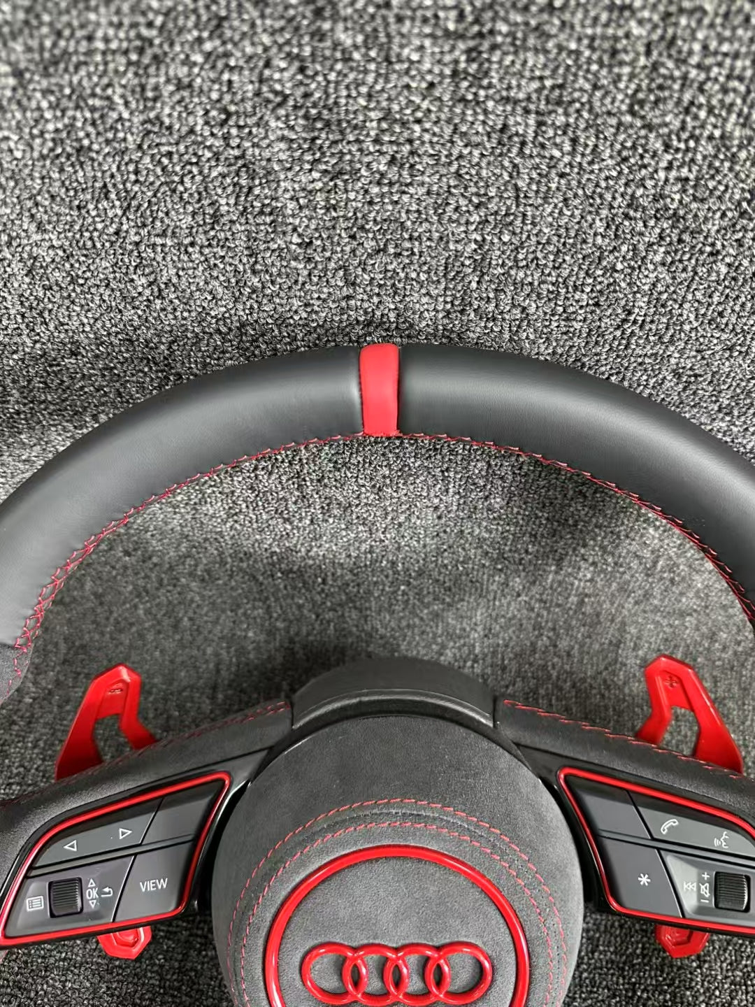 Customized Steering Wheel with Sports Design Auto Accessories for Audi A3 A4 A5 A6 A7 A8 Q3 Q5 Q7 Leather Material