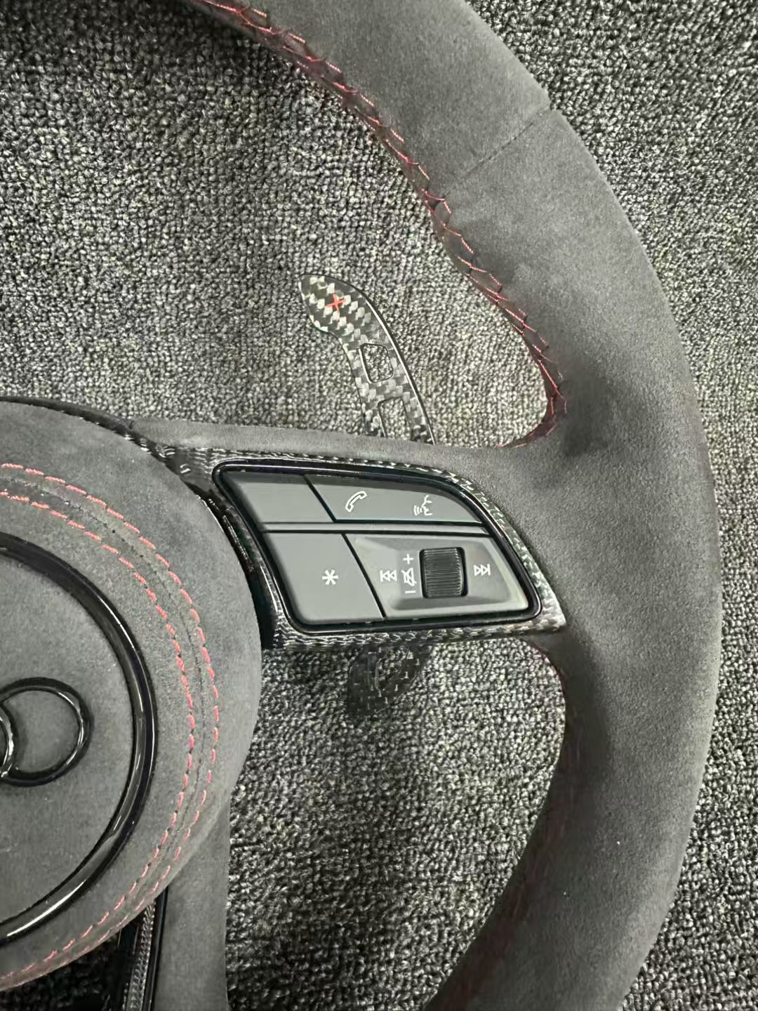 Customize Steering Wheel for Audi A3 A5 A6 A6L A4 A4L C8 Q5 Q7 TT RS3 RS4 RS5 S4 S5 B8 B9 Alcantara Leather Steering Wheel