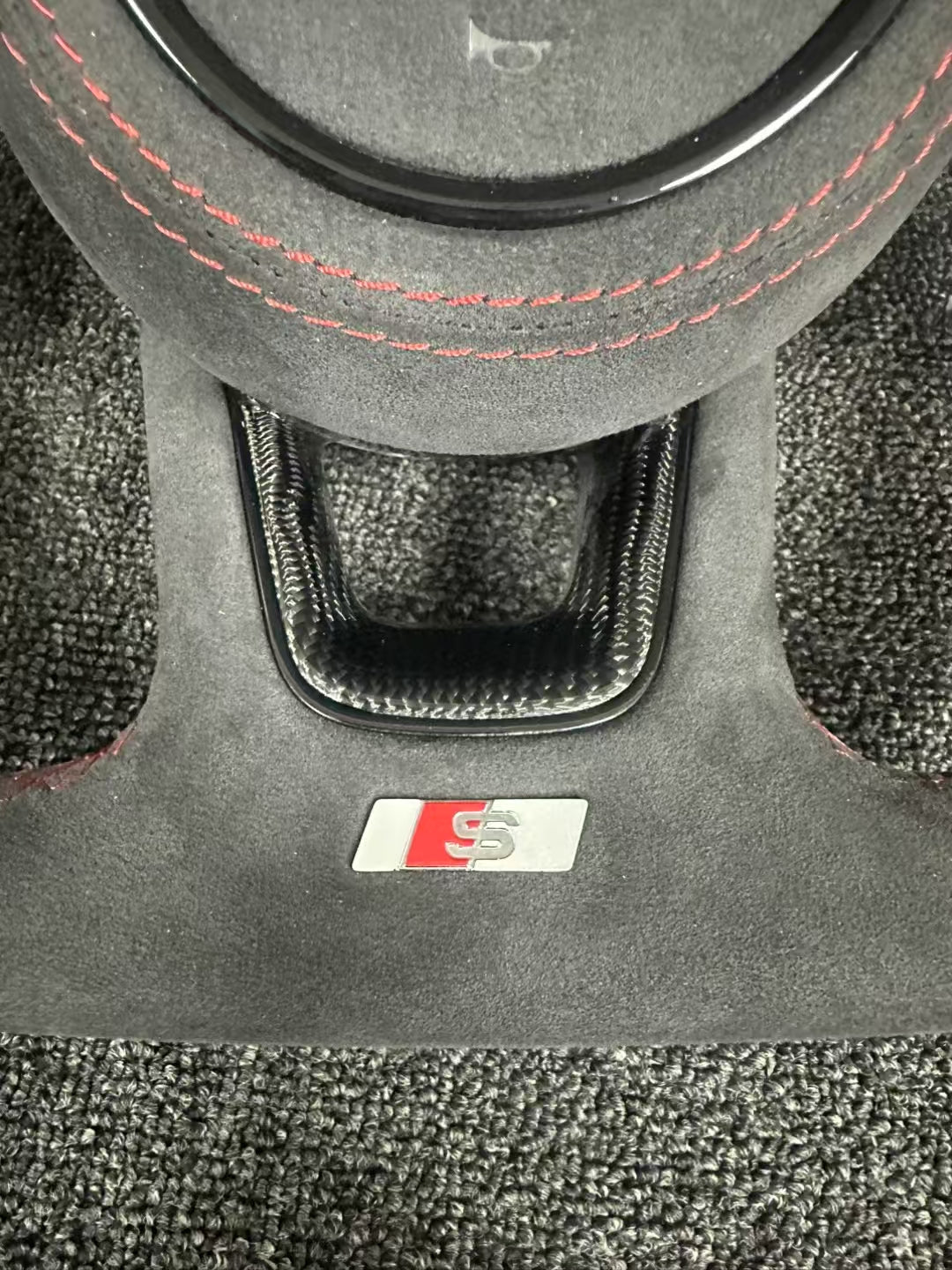Customize Steering Wheel for Audi A3 A5 A6 A6L A4 A4L C8 Q5 Q7 TT RS3 RS4 RS5 S4 S5 B8 B9 Alcantara Leather Steering Wheel