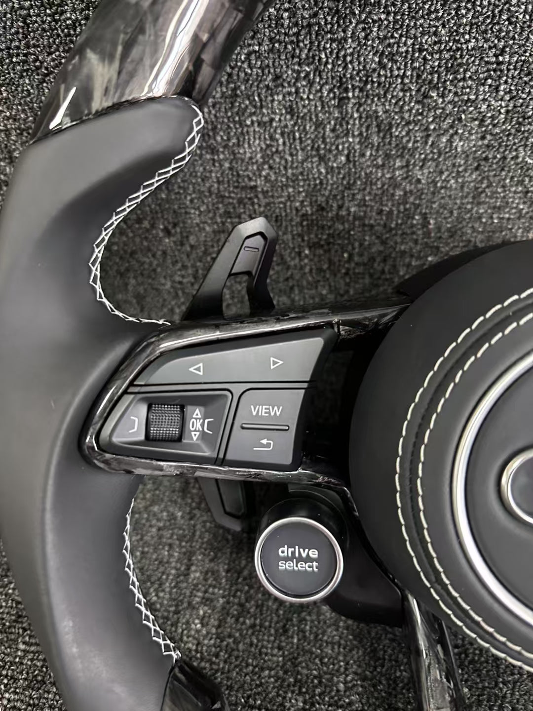 Customized Carbon Fiber Steering Wheel 2019-2021 Audi C8 A6 S6 RS6 A7 S7 RS7 Sports Design Style Including RS3 A5 R8 TT Q5