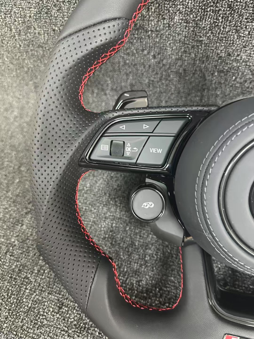 Volkswagen's first choice for upgrading, Volkswagen modifies R8 steering wheel assembly