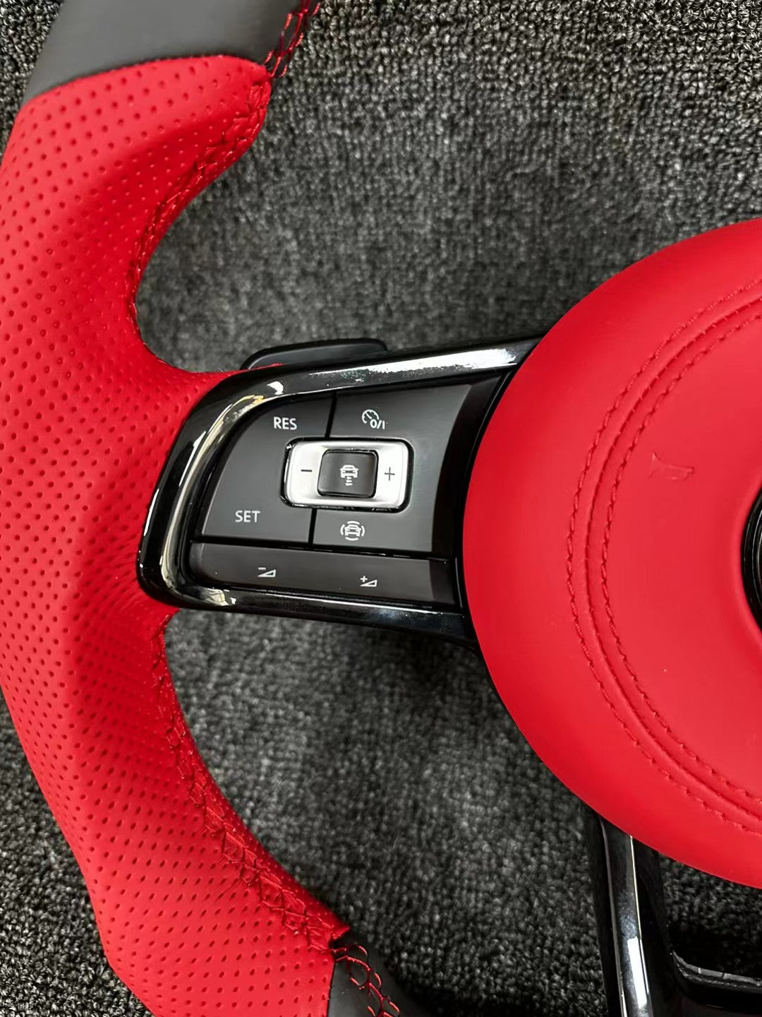 Volkswagen R line steering wheel flat bottomed sport multifunction steering wheel multifunction buttons with paddle shifters handle design