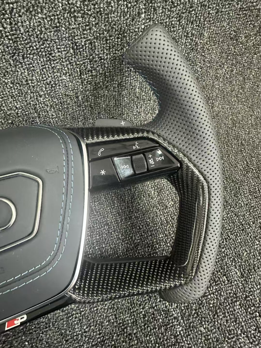For Audi A4 A5 A6 A7 A8 Q5 Q7 R8 High Quality Carbon Fiber Aircraft Steering Wheel Assembly Accepts Personalized Customization