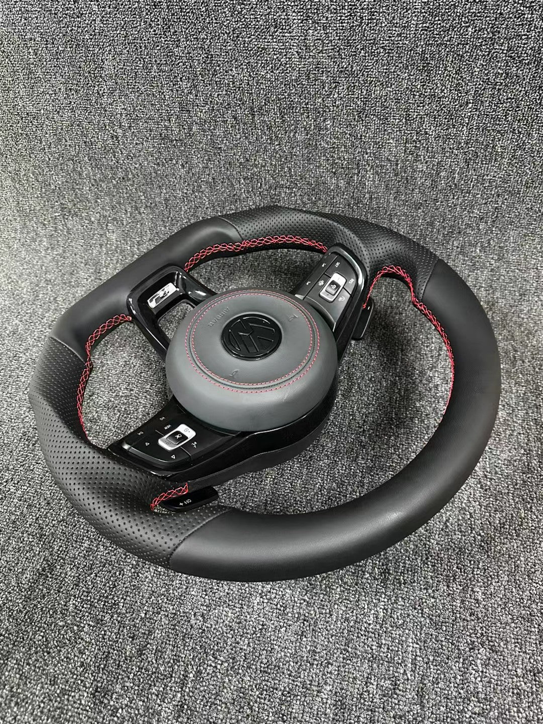 Volkswagen old model modified new multifunctional steering wheel with shift paddles