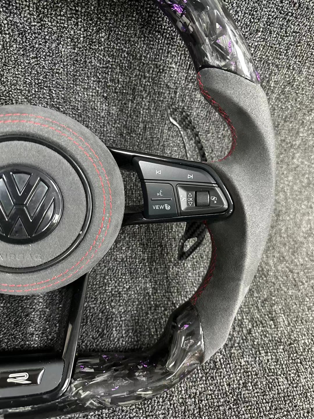 Internet celebrity R8 steering wheel popular R8 flat bottomed steering wheel