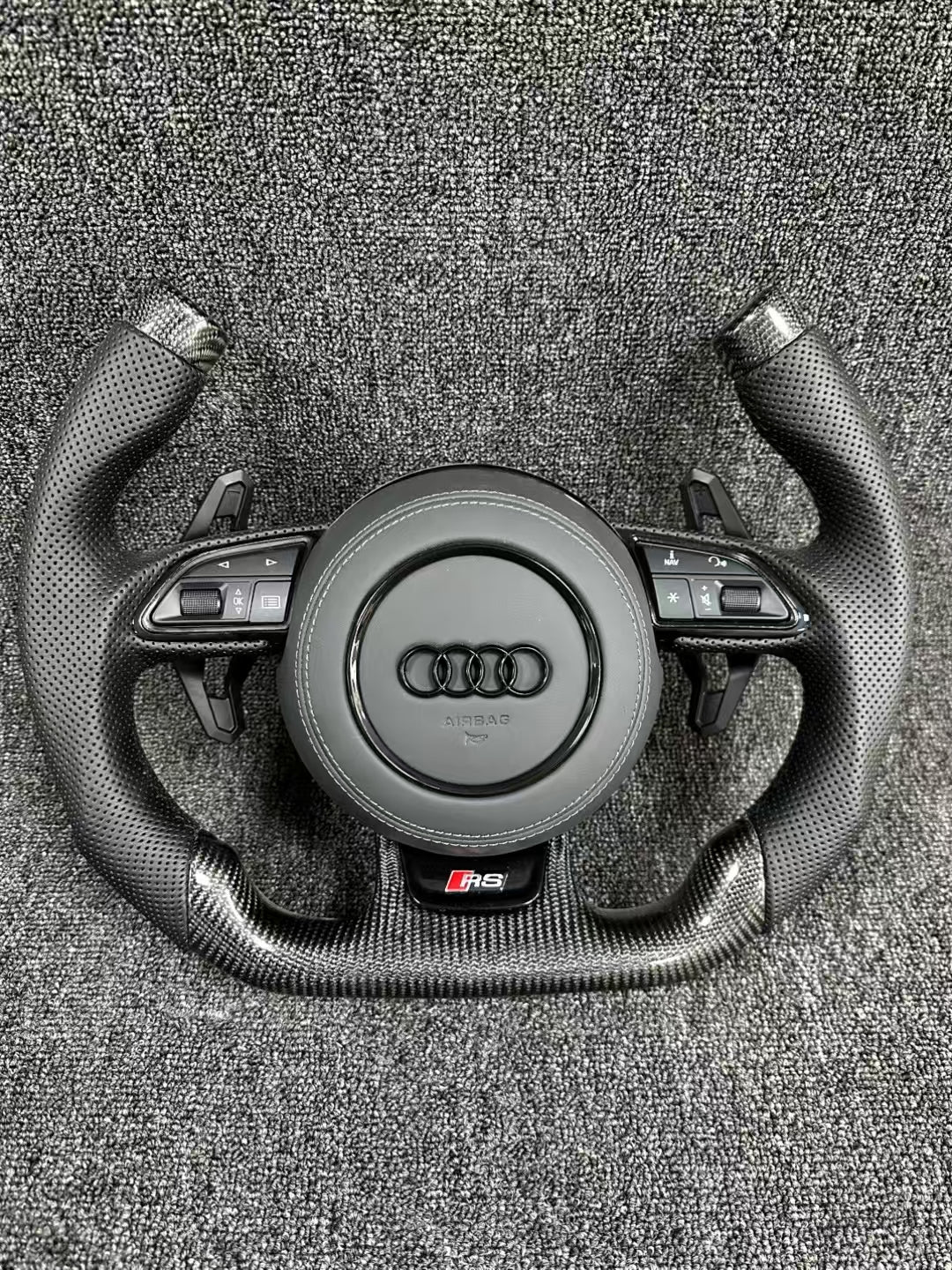 Audi steering wheel Customized carbon fiber, forged carbon, OLED, leather