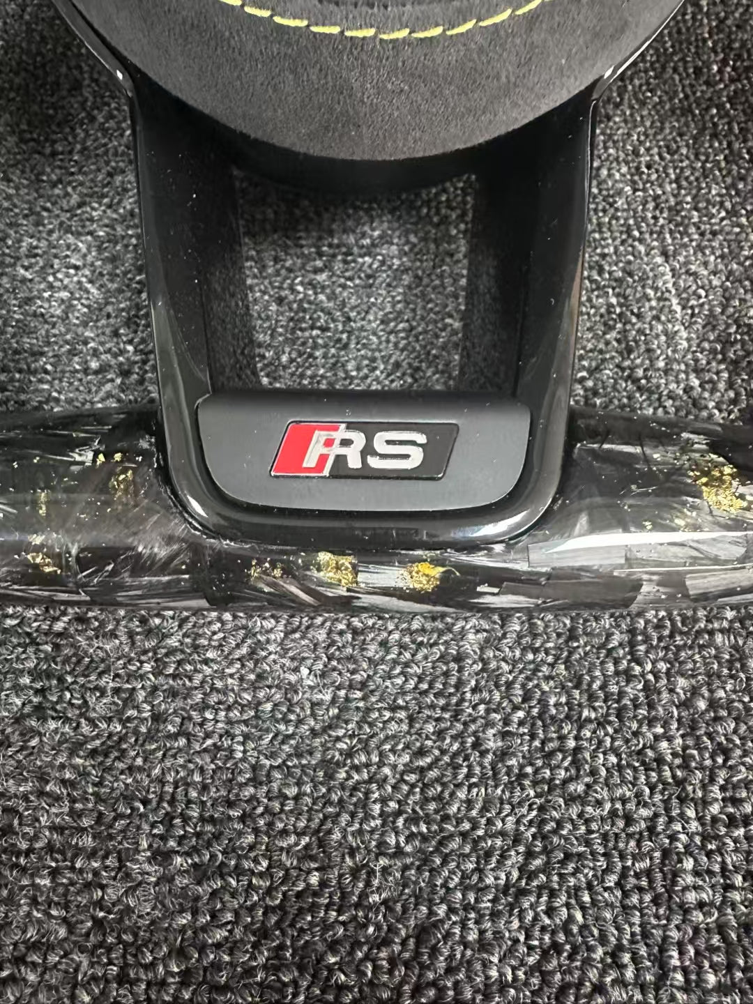 Customized Audi steering wheel forged carbon+yellow return mark+Alcantara grip+Alcantara airbag cover