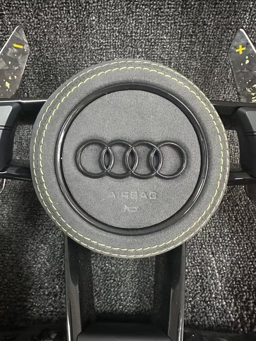 Customized Audi steering wheel forged carbon+yellow return mark+Alcantara grip+Alcantara airbag cover
