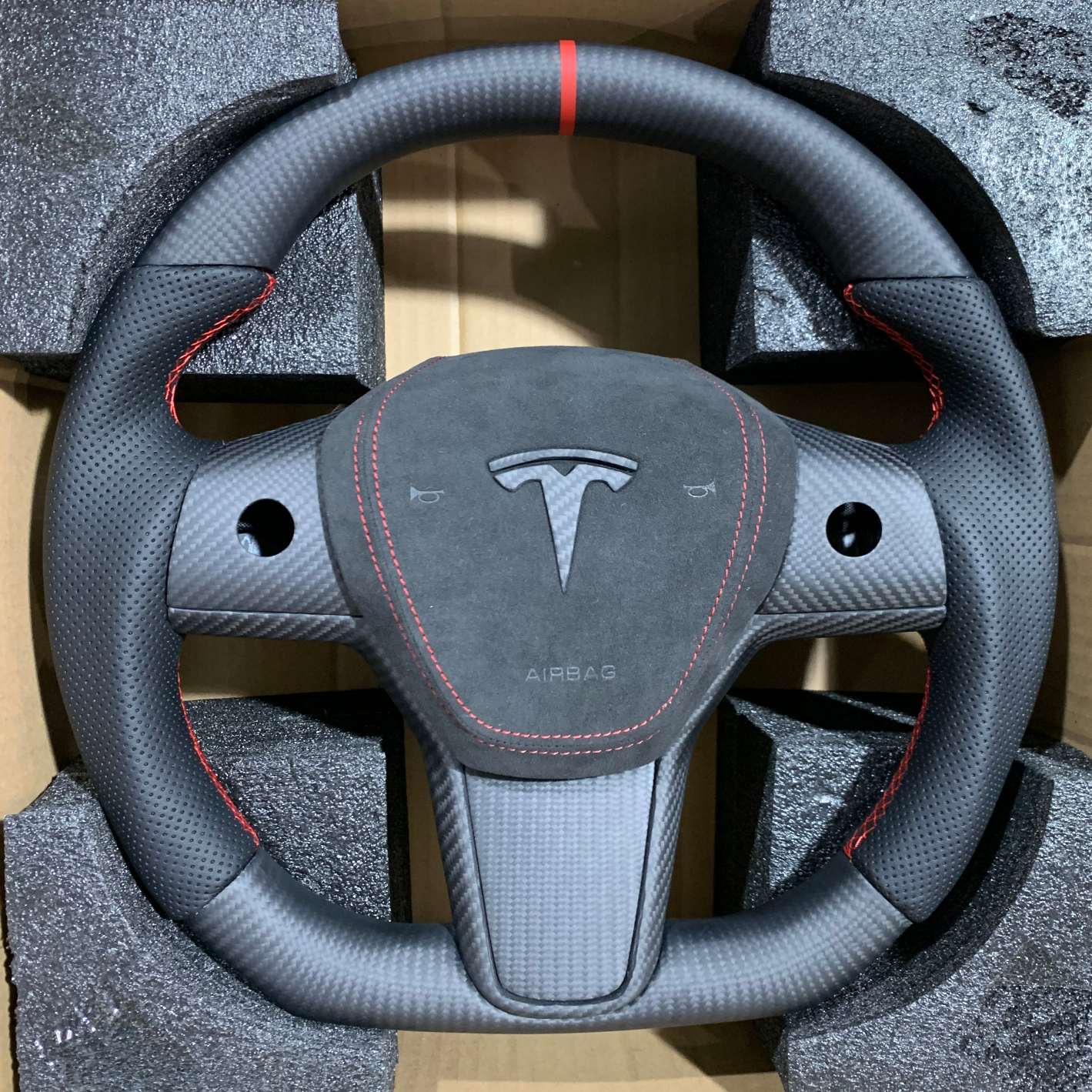 Custom Tesla steering wheel for Tesla Model 3/Y