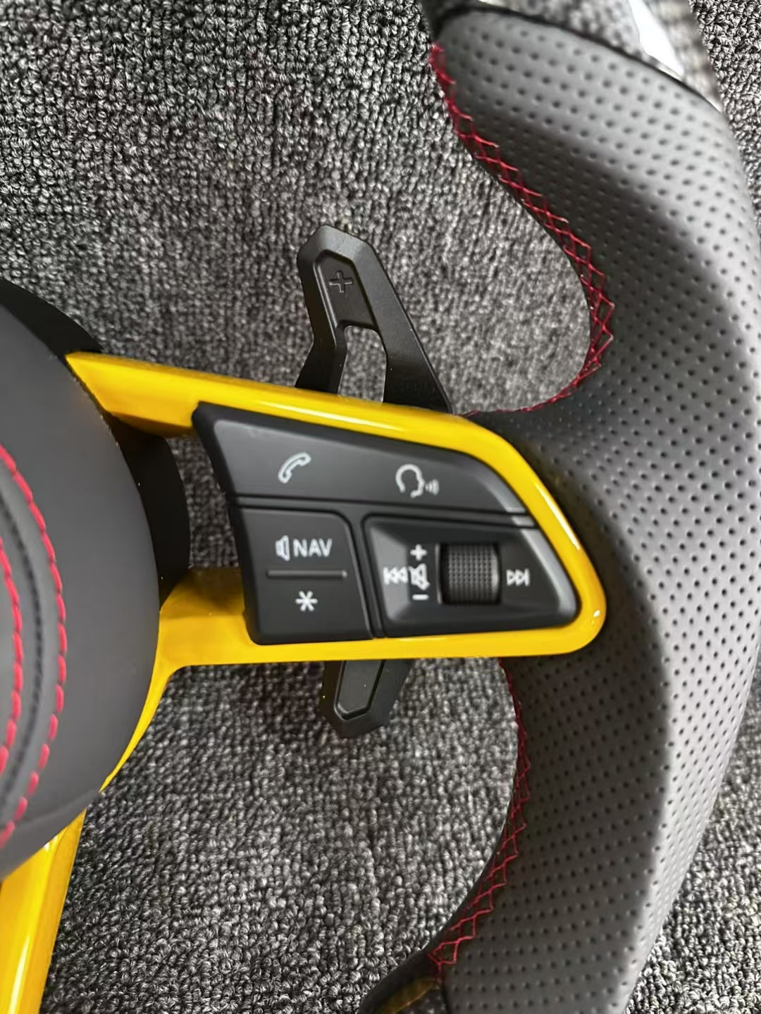 Customized Carbon Fiber Steering Wheel 2019-2021 Audi C8 A6 S6 RS6 A7 S7 RS7 Sports Design Style