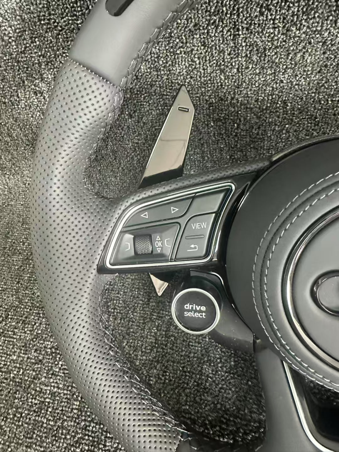 Audi steering wheel: leather+LED lights+carbon paddles+2 knobs