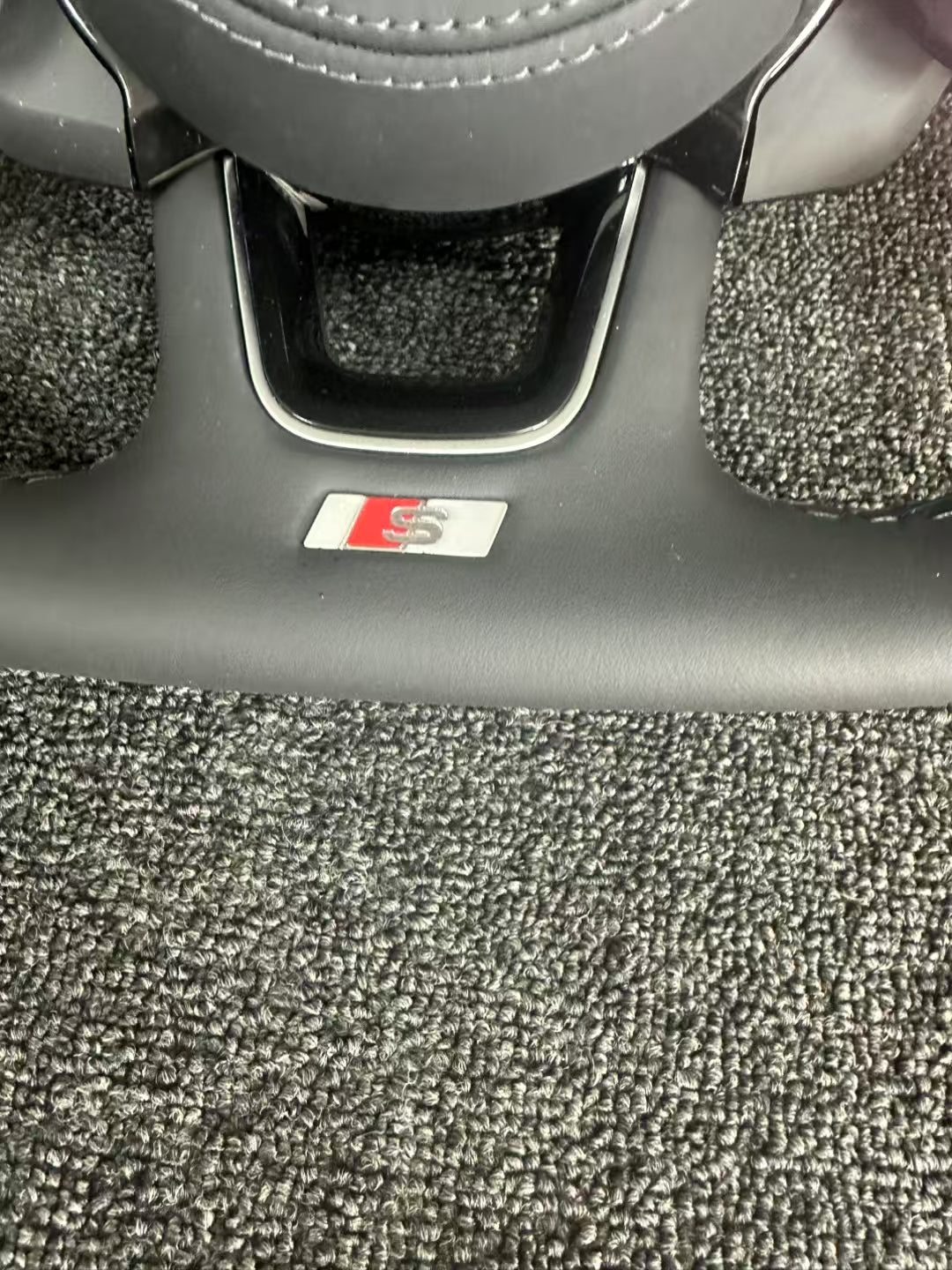 Audi steering wheel: leather+LED lights+carbon paddles+2 knobs