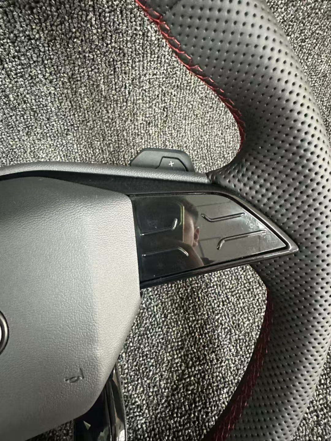 Leather Steering Wheel for Audis A6L A7 A8 Q5 Q7 RS4 RS5 A4L A5 A3 A7 Q2 Q3 S4 S5 S7 B8 C7